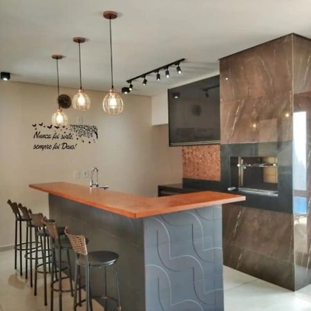 فيلا Casa Com Piscina Aquecida E Wi-Fi ايتابتشننجا المظهر الخارجي الصورة