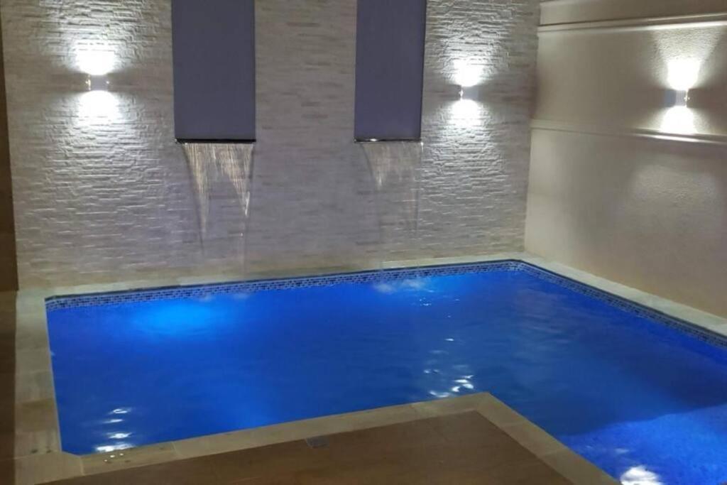 فيلا Casa Com Piscina Aquecida E Wi-Fi ايتابتشننجا المظهر الخارجي الصورة